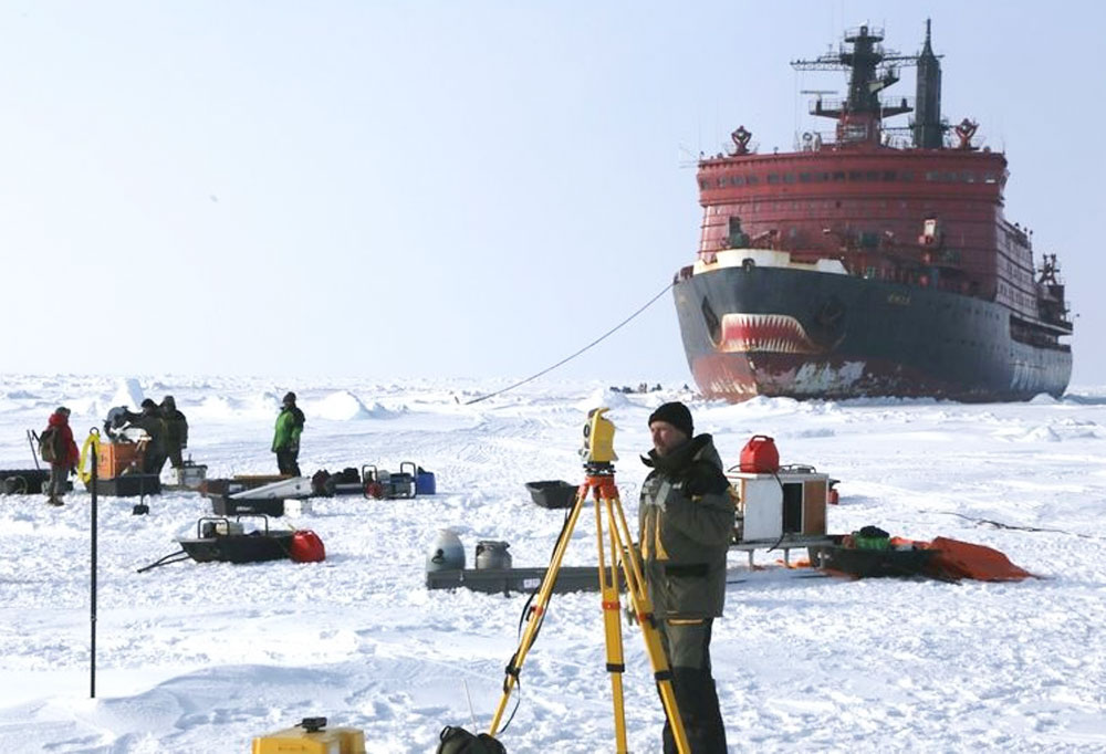 Северный флот экспедиция. Исследование Арктики. Освоение Арктики. Экспедиция в Арктику. Геодезисты в Арктике.